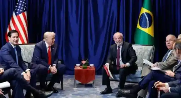 Trump mira o Pix e ameaça o Brasil com tarifas