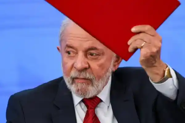 Governo Lula criou um imposto novo a cada 27 dias