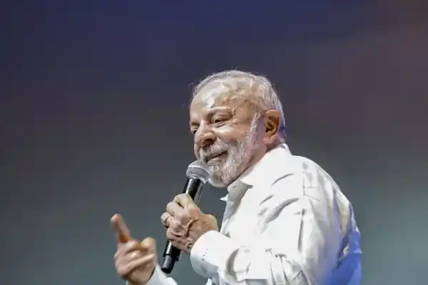 Lula cria 24 mil cargos e gasta R$ 5,3 bi do contribuinte
