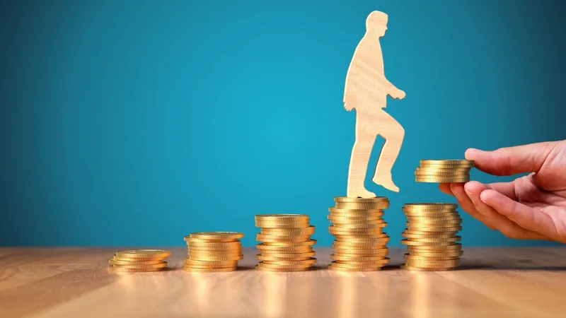 Salário mínimo de R$ 1.621 vale em 2026 e abono muda para milhões