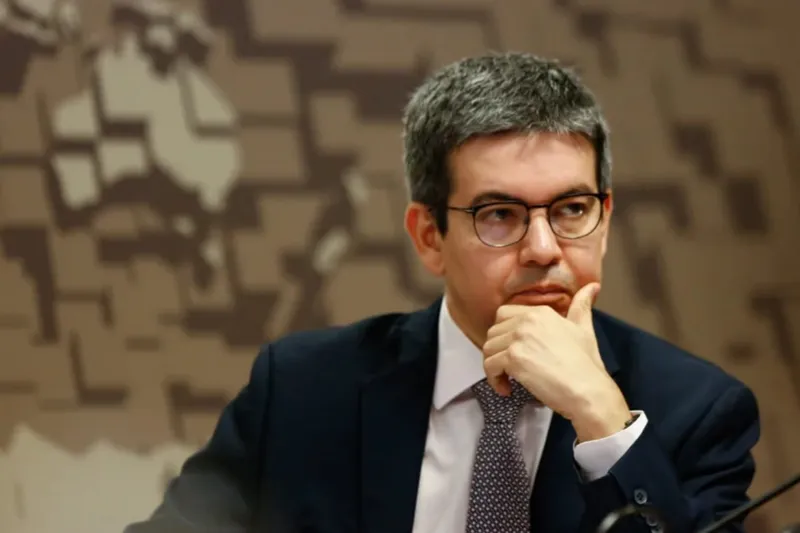 Justiça Eleitoral barra pré-campanha de Randolfe no Amapá