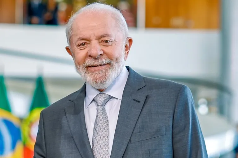 Lula cita 3,8% de crescimento e projeta otimismo para 2025