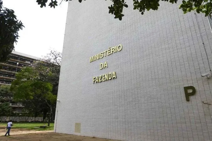 Rombo fiscal de maio cresce 26,3% para R$ 53,3 bilhões