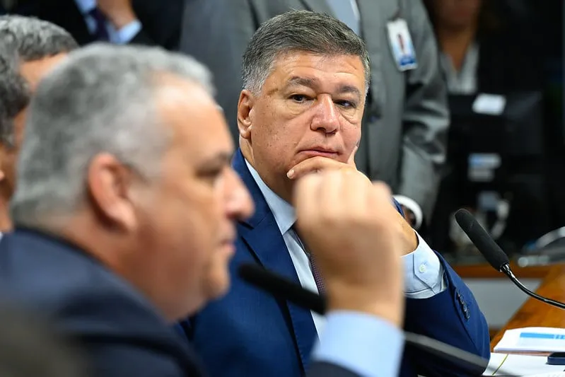 Oposição articula CPMI para investigar Lulinha no Congresso
