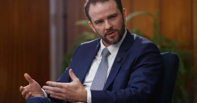 Campanha de Lula planeja taxar pejotização e cortar privilégios previdenciários