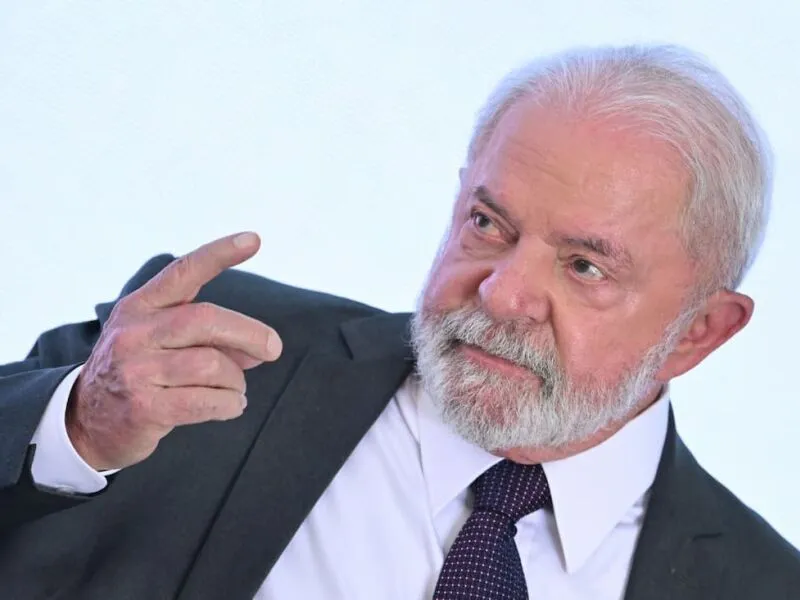 Lula articula acordo com cúpula do Senado para aprovar fim da escala 6x1